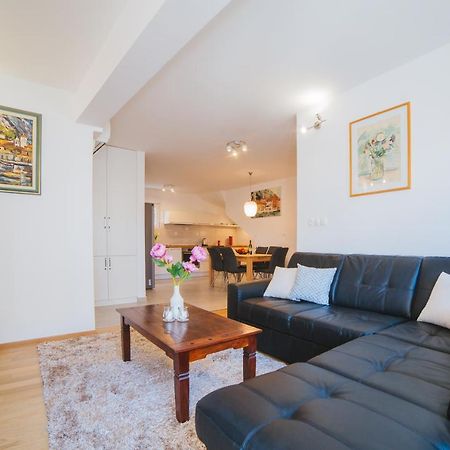 אומיס City Center Lux Apartment "Tonci" מראה חיצוני תמונה