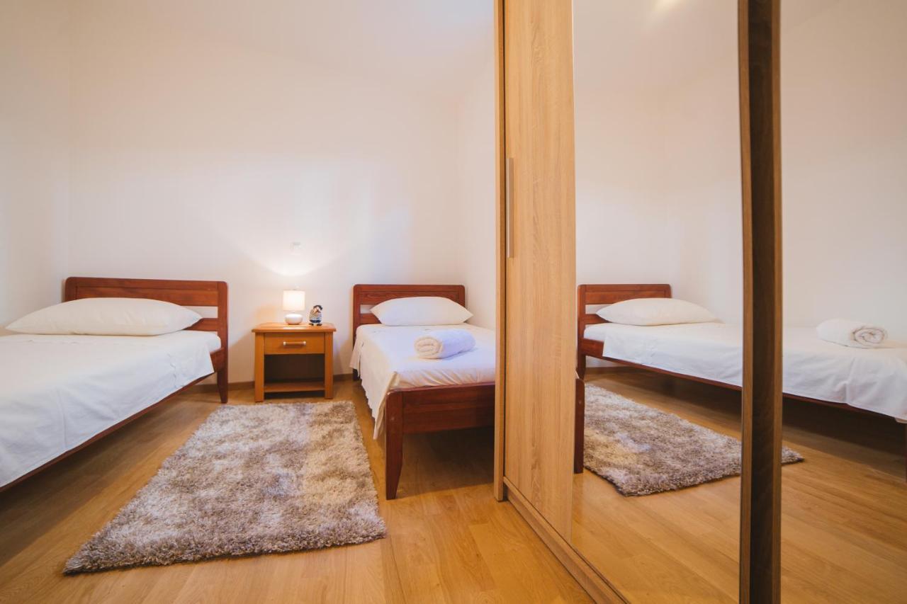 אומיס City Center Lux Apartment "Tonci" מראה חיצוני תמונה