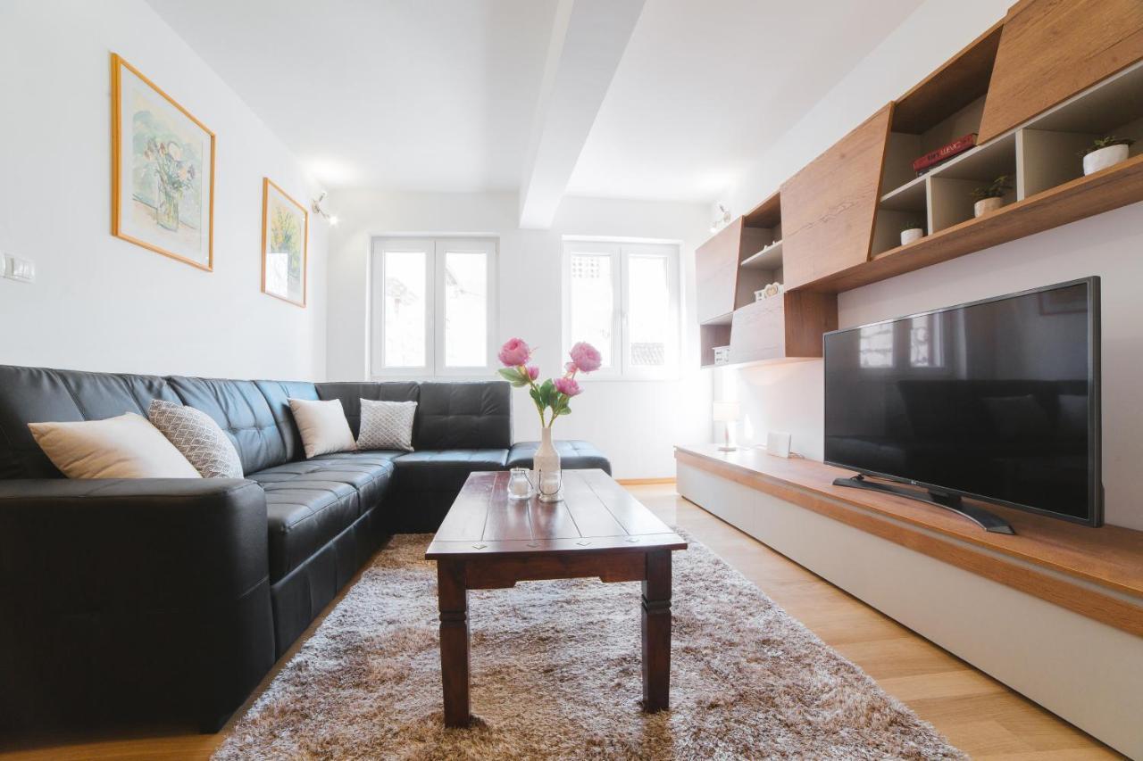 אומיס City Center Lux Apartment "Tonci" מראה חיצוני תמונה