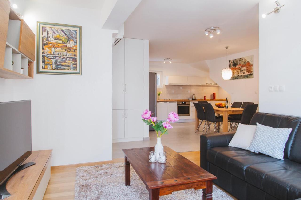 אומיס City Center Lux Apartment "Tonci" מראה חיצוני תמונה