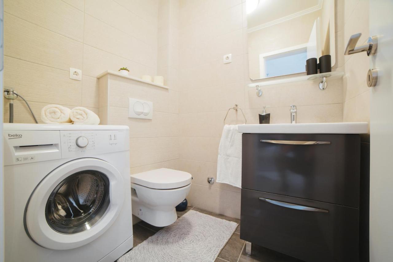 אומיס City Center Lux Apartment "Tonci" מראה חיצוני תמונה